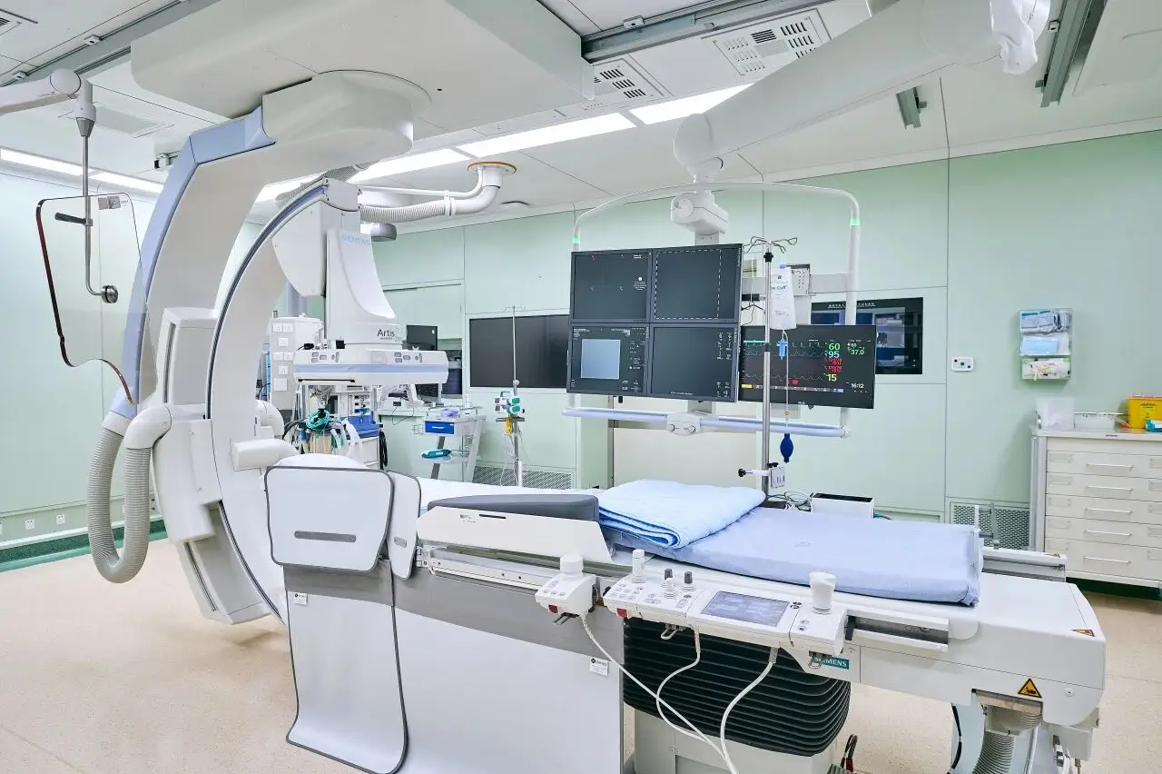 Cardiac catheterization and electrophysiology treatment room at SinoUnited